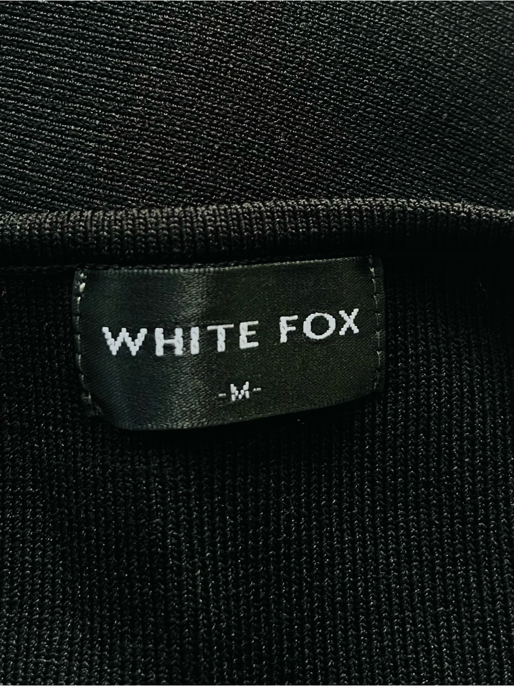 White Fox black halter top with buckle M - Picture 9 of 10
